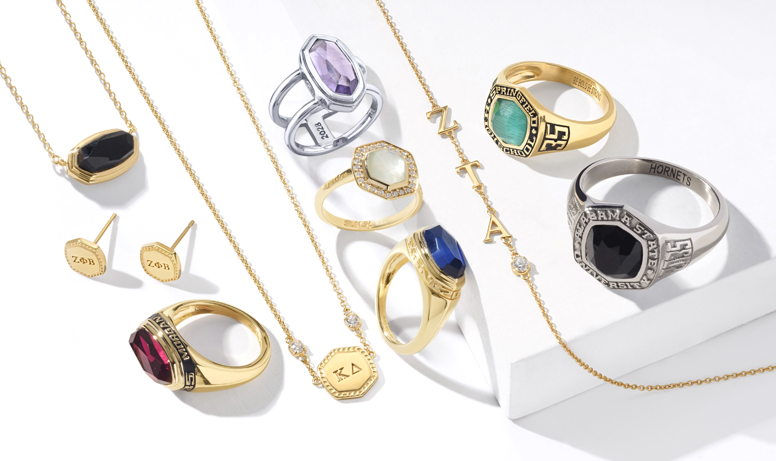 MULTIPLE WAYS TO SHOW YOUR STYLE.